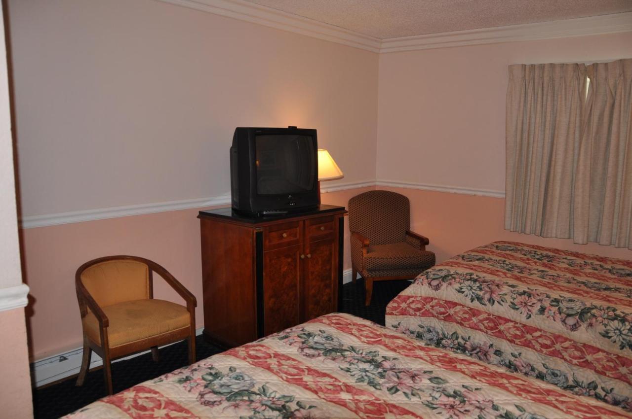Super 8 By Wyndham Hayward Downtown Motel Castro Valley Bilik gambar